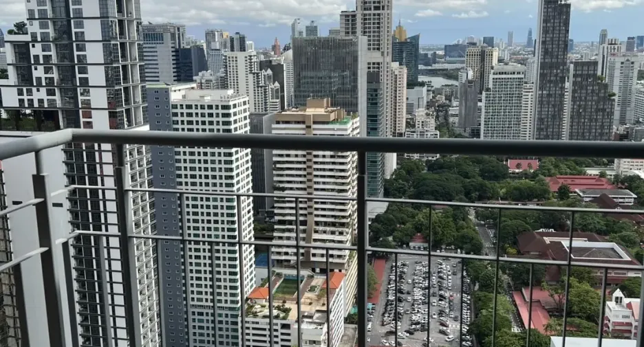 For sale 5 bedrooms condo in Watthana, Bangkok