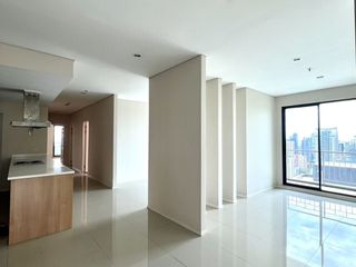 For sale 5 bedrooms condo in Watthana, Bangkok