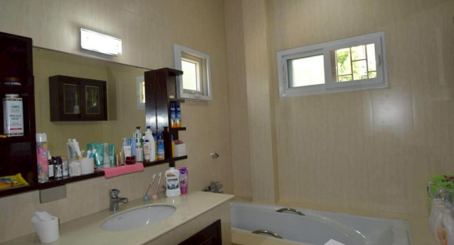 For rent 4 bedrooms villa in Hua Hin, Prachuap Khiri Khan