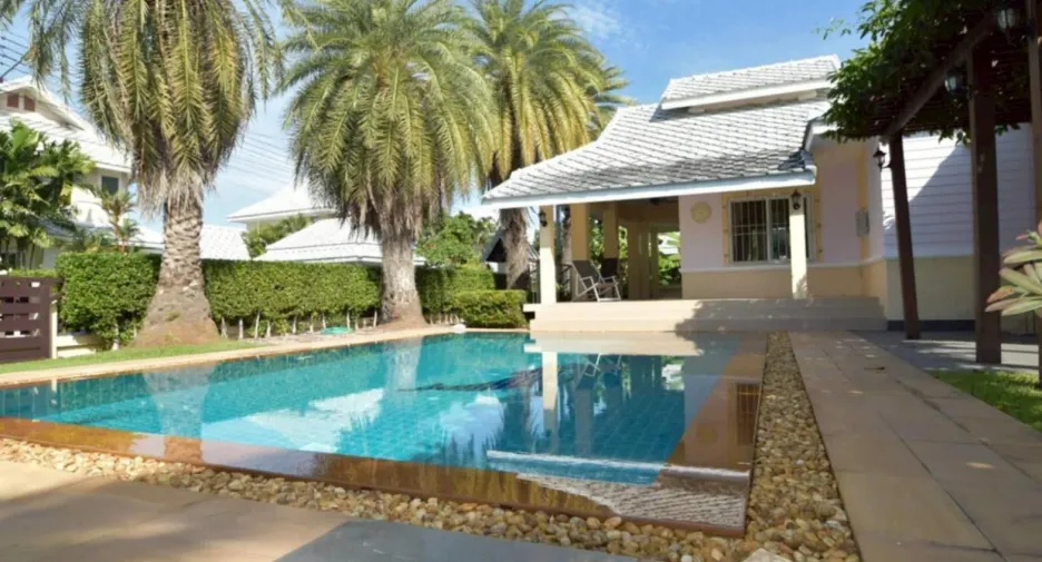 For rent 4 bedrooms villa in Hua Hin, Prachuap Khiri Khan