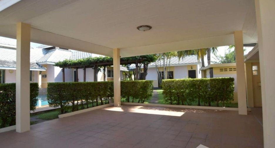 For rent 4 bedrooms villa in Hua Hin, Prachuap Khiri Khan