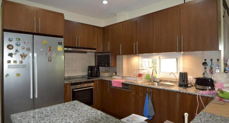 For rent 4 bedrooms villa in Hua Hin, Prachuap Khiri Khan