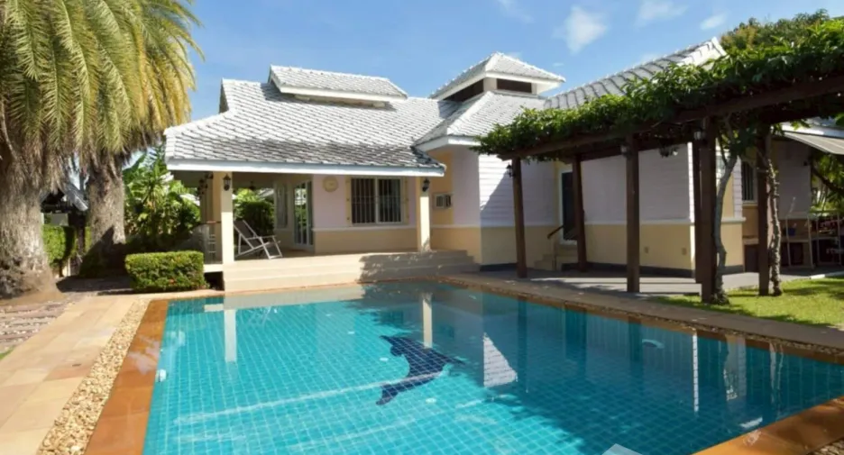 For rent 4 bedrooms villa in Hua Hin, Prachuap Khiri Khan
