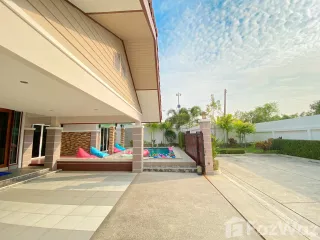 Villa en alquiler de 4 habitaciones en Bang Lamung, Chonburi