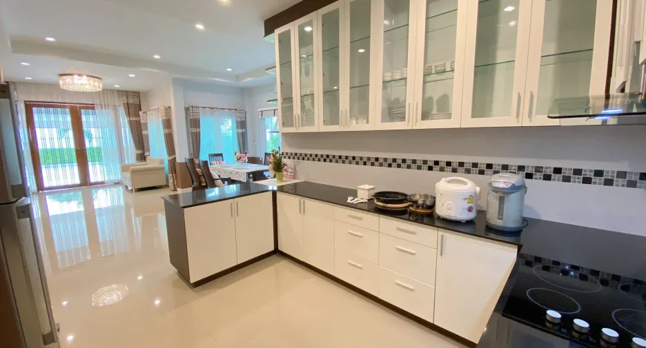 Villa zur Miete mit 4 Zimmer in Bang Lamung, Chonburi