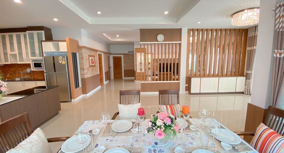 Villa zur Miete mit 4 Zimmer in Bang Lamung, Chonburi