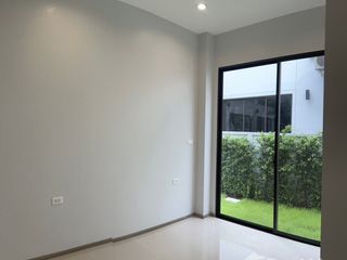 出售 5 卧室 独立屋 在 Lat Krabang, 曼谷