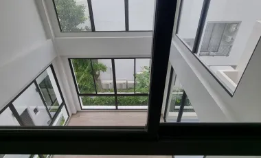 For sale 5 bedrooms house in Lat Krabang, Bangkok