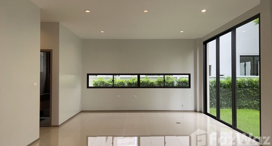 For sale 5 bedrooms house in Lat Krabang, Bangkok
