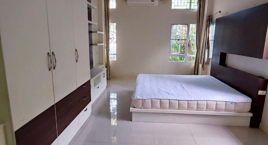 For rent 3 bedrooms house in Mueang Phuket, Phuket