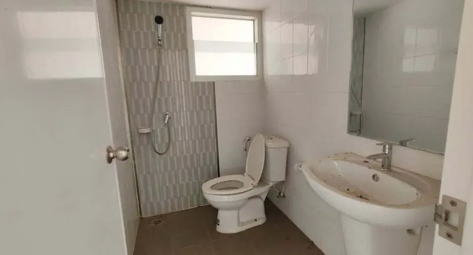 出售 3 卧室 独立屋 在 Bang Sao Thong, Samut Prakan