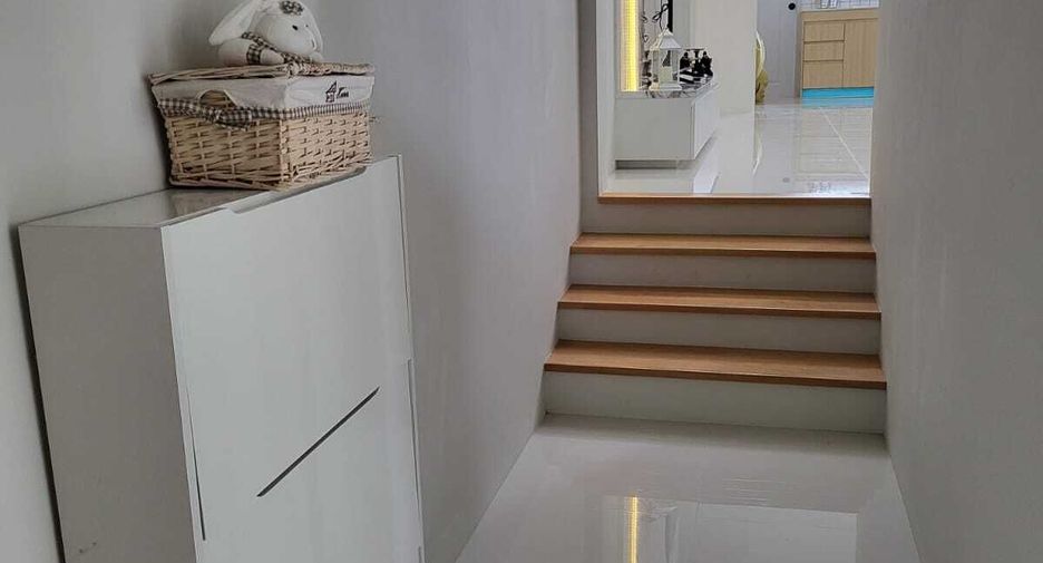 For rent 2 bedrooms townhouse in Thalang, Phuket
