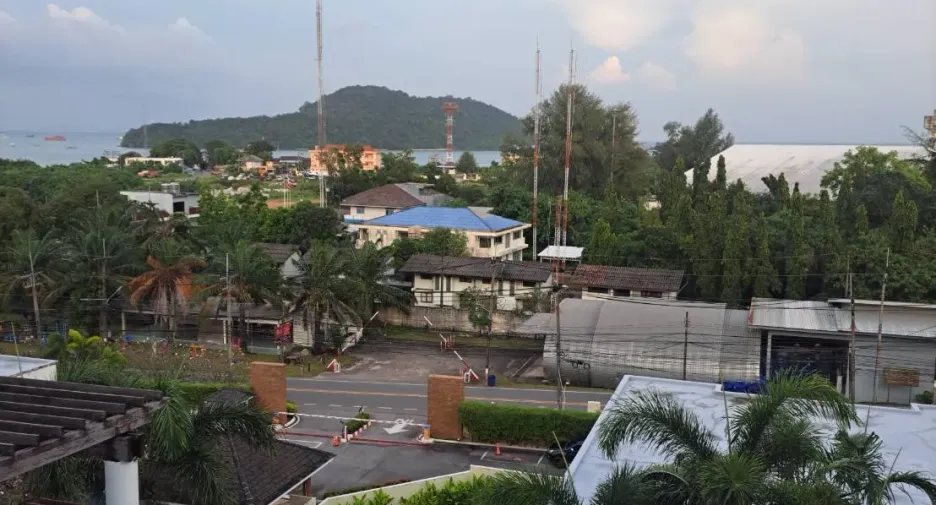 For rent 3 bedrooms condo in Mueang Phuket, Phuket