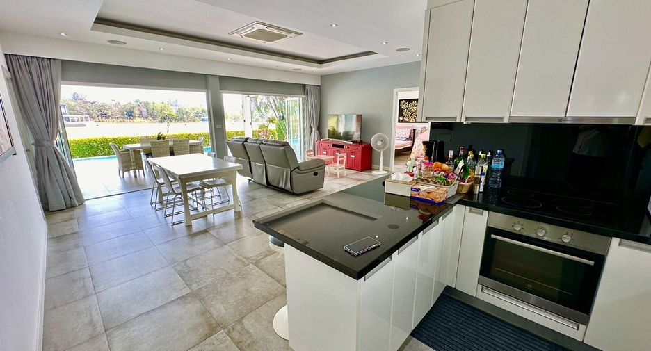 For sale 3 bedrooms villa in Hua Hin, Prachuap Khiri Khan