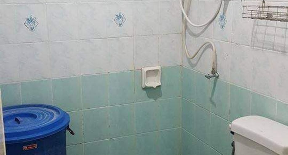 Casa adosada en venta de 2 habitaciones en Si Racha, Chonburi