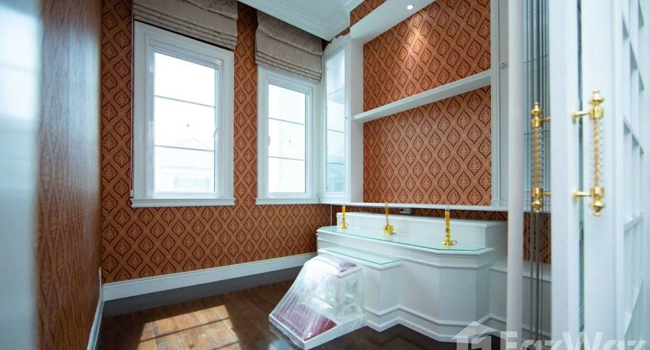 For rent and for sale 4 bedrooms house in Bang Phli, Samut Prakan