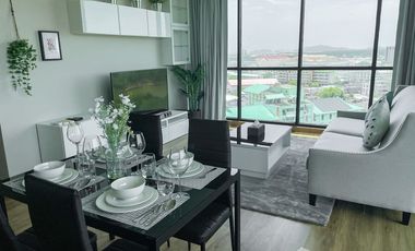 Condo en alquiler de 2 habitaciones en Mueang Phuket, Phuket