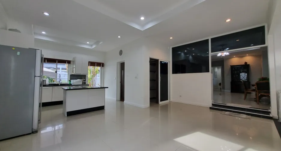 For rent 5 bedrooms villa in Thalang, Phuket
