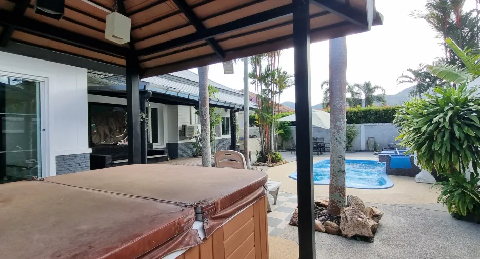 For rent 5 bedrooms villa in Thalang, Phuket