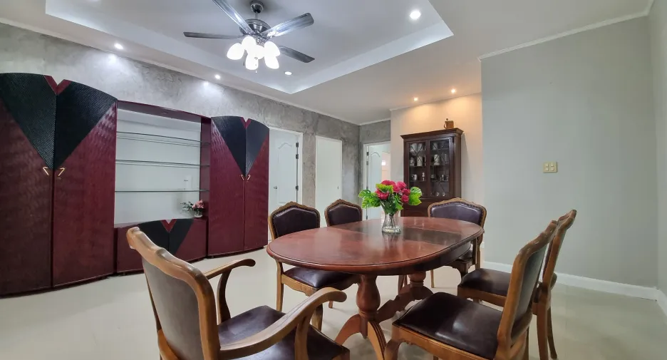 For rent 5 bedrooms villa in Thalang, Phuket