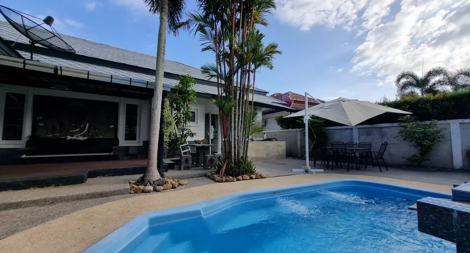 For rent 5 bedrooms villa in Thalang, Phuket