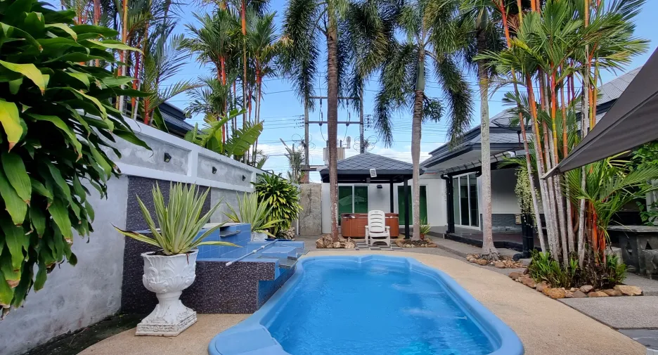 For rent 5 bedrooms villa in Thalang, Phuket