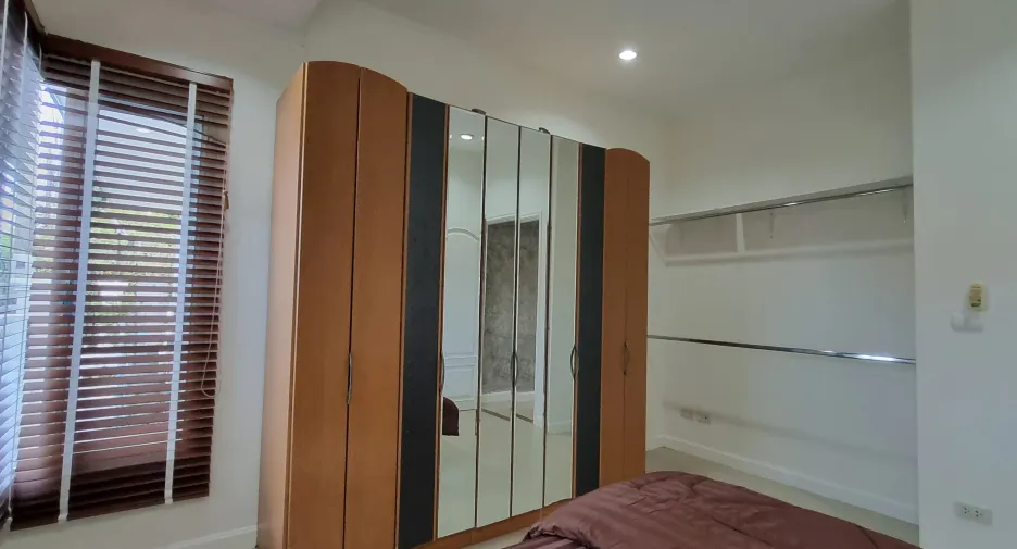 For rent 5 bedrooms villa in Thalang, Phuket