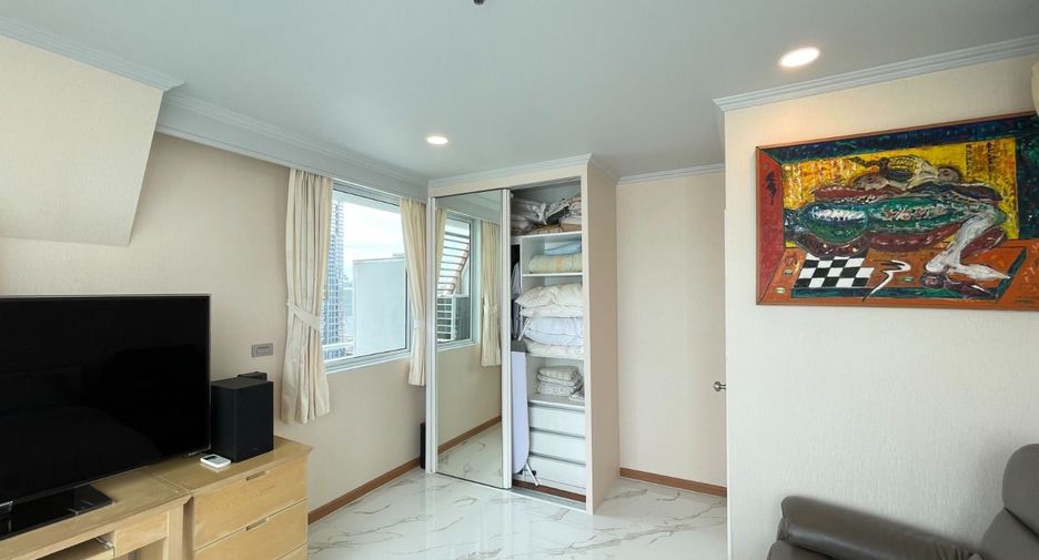 For sale 2 bedrooms condo in Sathon, Bangkok