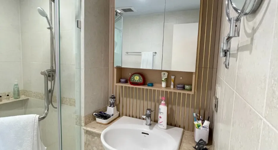 For sale 2 bedrooms condo in Sathon, Bangkok