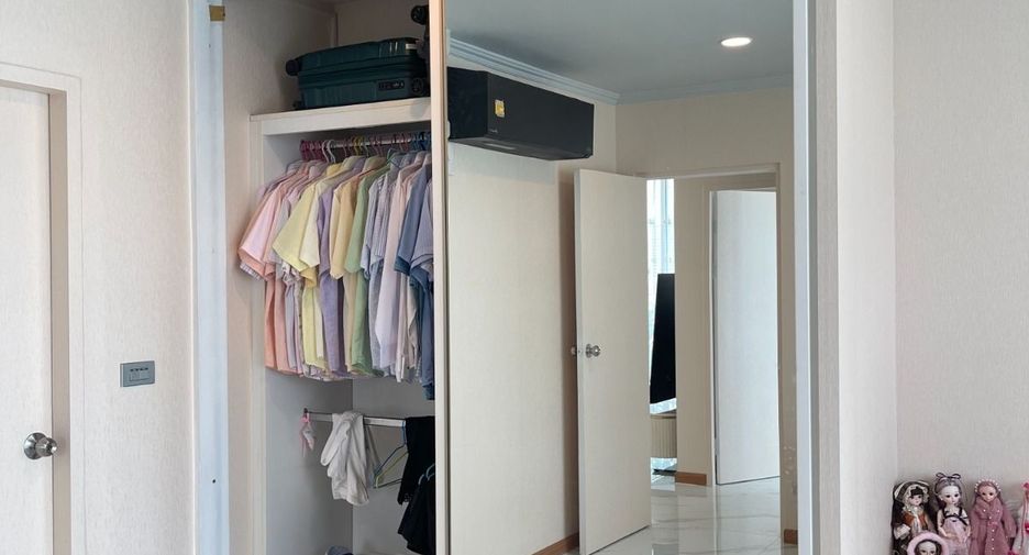 For sale 2 bedrooms condo in Sathon, Bangkok
