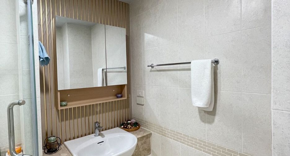 For sale 2 bedrooms condo in Sathon, Bangkok