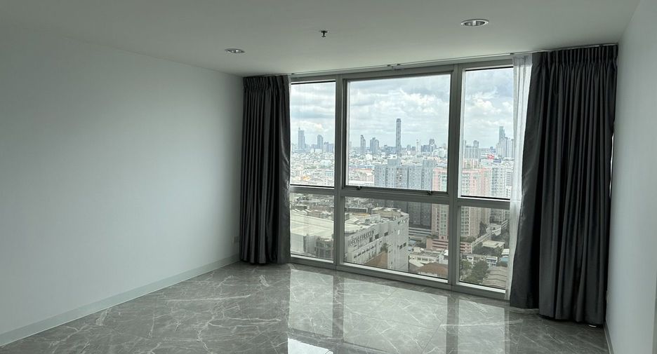 For rent and for sale 3 bedrooms condo in Yan Nawa, Bangkok