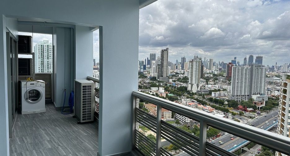 For rent and for sale 3 bedrooms condo in Yan Nawa, Bangkok