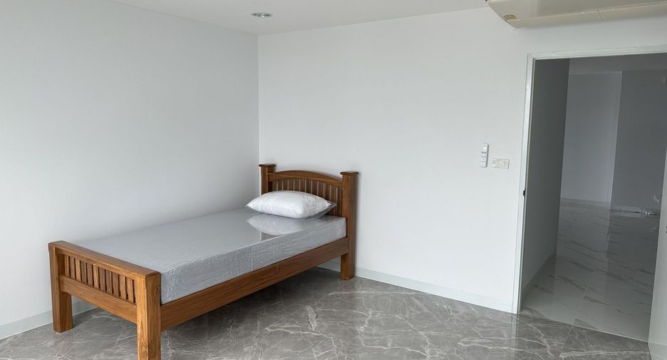 For sale and for rent 3 bedrooms condo in Yan Nawa, Bangkok