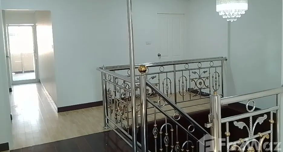 Haus zum Kauf mit 4 Zimmer in Bang Bon, Bangkok