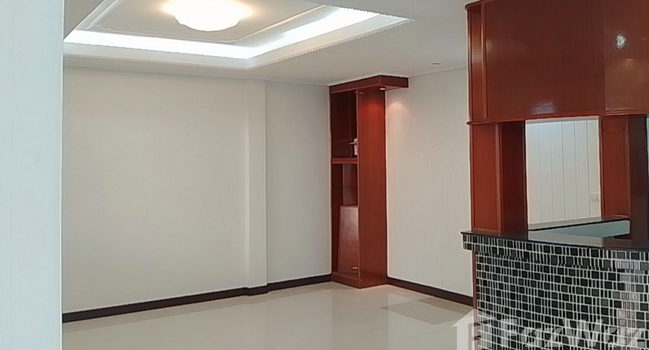 Haus zum Kauf mit 4 Zimmer in Bang Bon, Bangkok