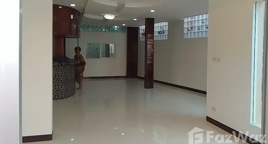Haus zum Kauf mit 4 Zimmer in Bang Bon, Bangkok