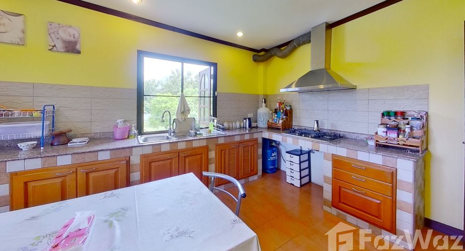 For sale 4 bedrooms house in San Kamphaeng, Chiang Mai