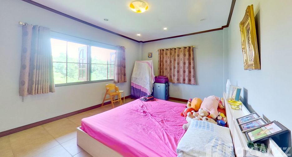 For sale 4 bedrooms house in San Kamphaeng, Chiang Mai