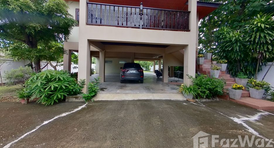 For sale 4 bedrooms house in San Kamphaeng, Chiang Mai