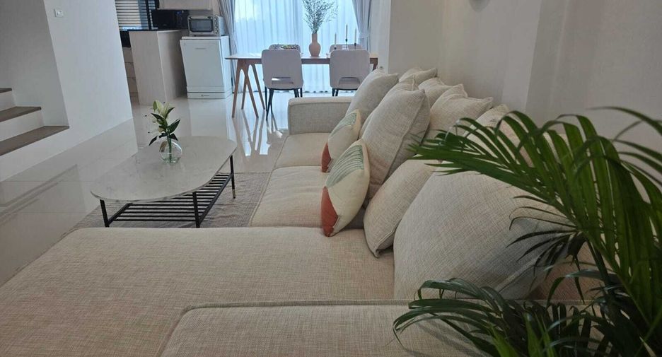 For rent 3 bedrooms townhouse in Thalang, Phuket