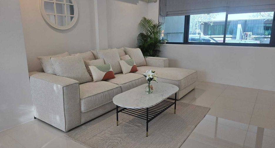For rent 3 bedrooms townhouse in Thalang, Phuket