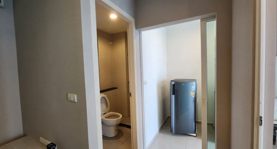 For sale 1 bed condo in Mueang Samut Prakan, Samut Prakan