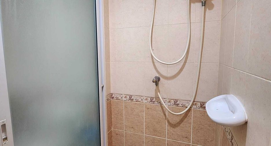 Haus zur Miete mit 3 Zimmer in Bang Lamung, Chonburi