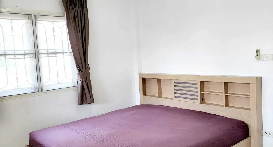 Haus zur Miete mit 3 Zimmer in Bang Lamung, Chonburi