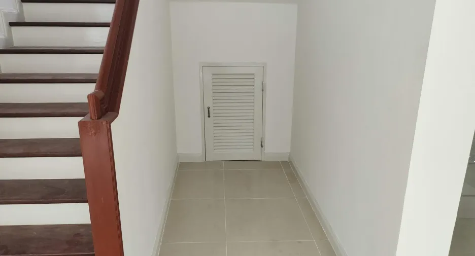 For sale 5 bedrooms house in Min Buri, Bangkok