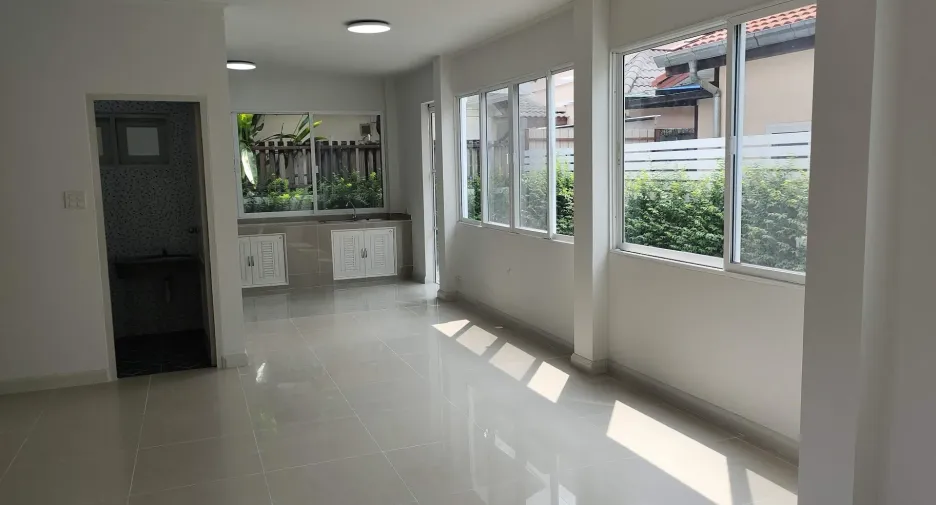 For sale 5 bedrooms house in Min Buri, Bangkok