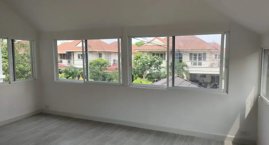 For sale 5 bedrooms house in Min Buri, Bangkok
