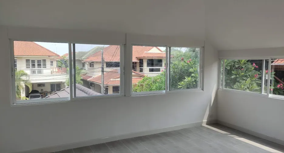 For sale 5 bedrooms house in Min Buri, Bangkok