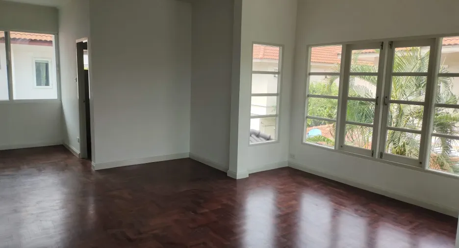 For sale 5 bedrooms house in Min Buri, Bangkok